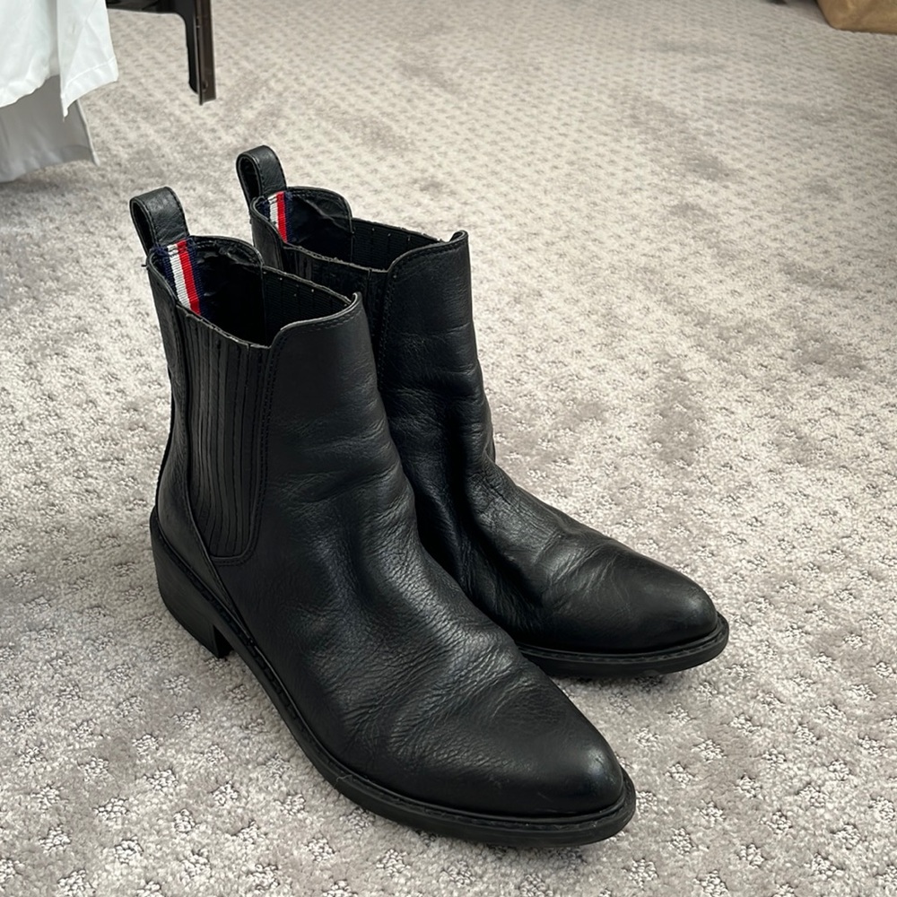 Black Tommy Hilfiger chelsea boots